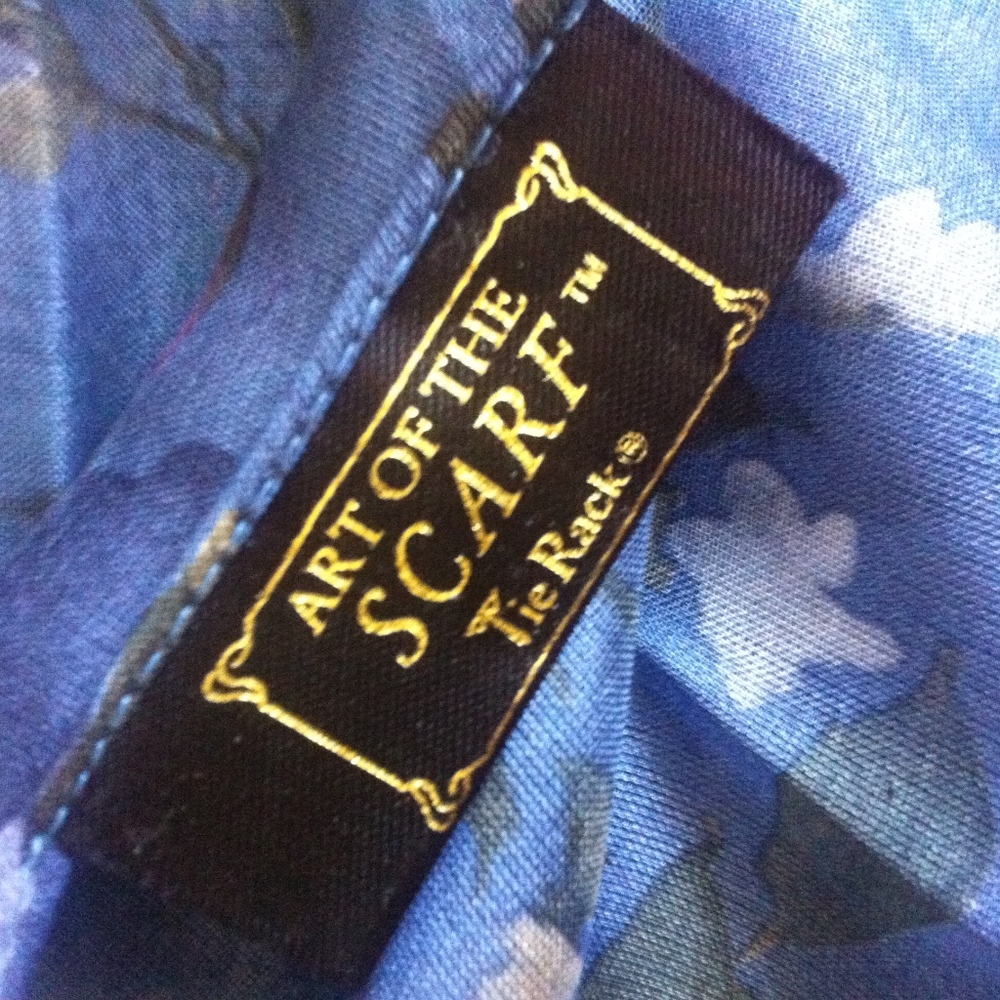 Art of the Scarf Tie Rack Periwinkle Blue Floral